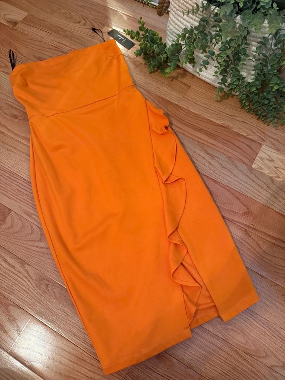 NWT LULU’S STRETCH ORANGE DRESS RUFFLES STRAPLESS SZ SMALL